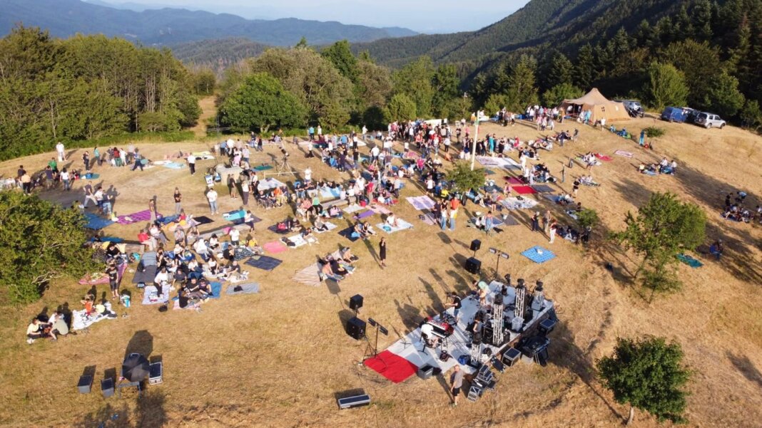 Successo per la serata fra musica e stelle all'Alpe di Cavarzano