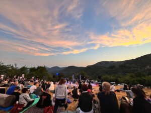 Successo per la serata fra musica e stelle all'Alpe di Cavarzano (foto ufficio stampa)