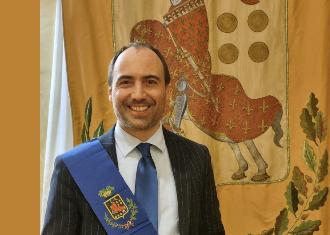 Dal presidente della Provincia di Prato, Simone Calamai, un saluto agli studenti delle superiori per la prima campanella