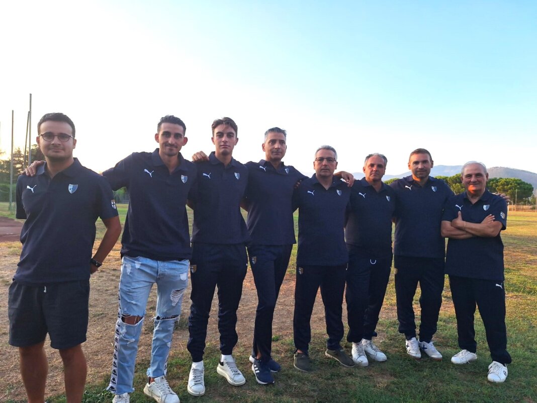 Lo staff della Scuola Calcio della Galcianese, affiliata Parma Academy (foto ufficio stampa)