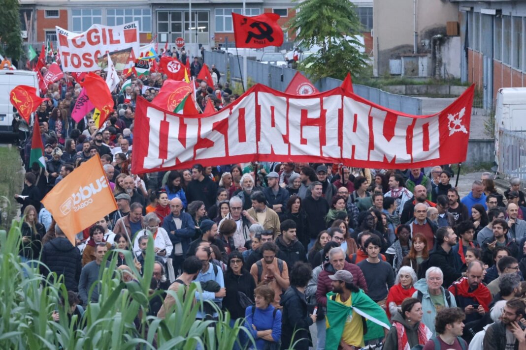 Operai aggrediti durante lo sciopero, un migliaio di persone al corteo di solidarietà