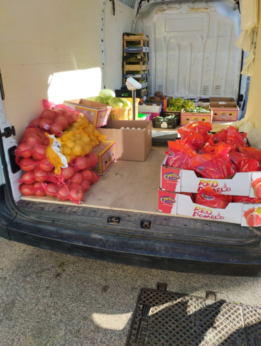 Commercio abusivo, multe a sequestri dalla polizia municipale