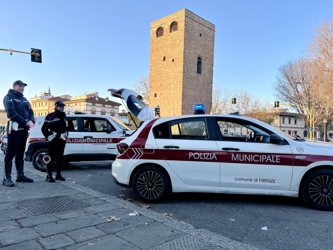 Polizia municipale Prato, controlli congiunti con Firenze sui pullman turistici