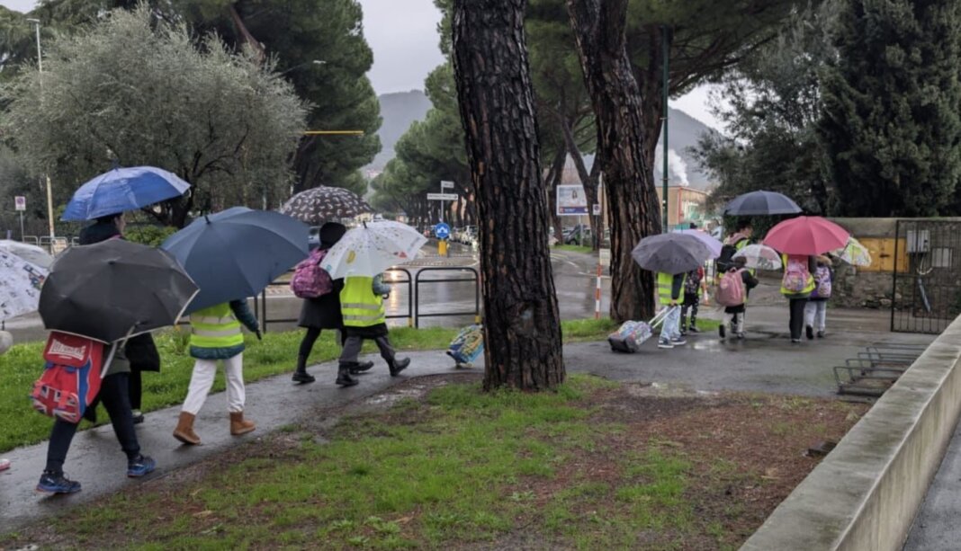 Successo per il Pedibus 'speciale' a Prato per San Valentino