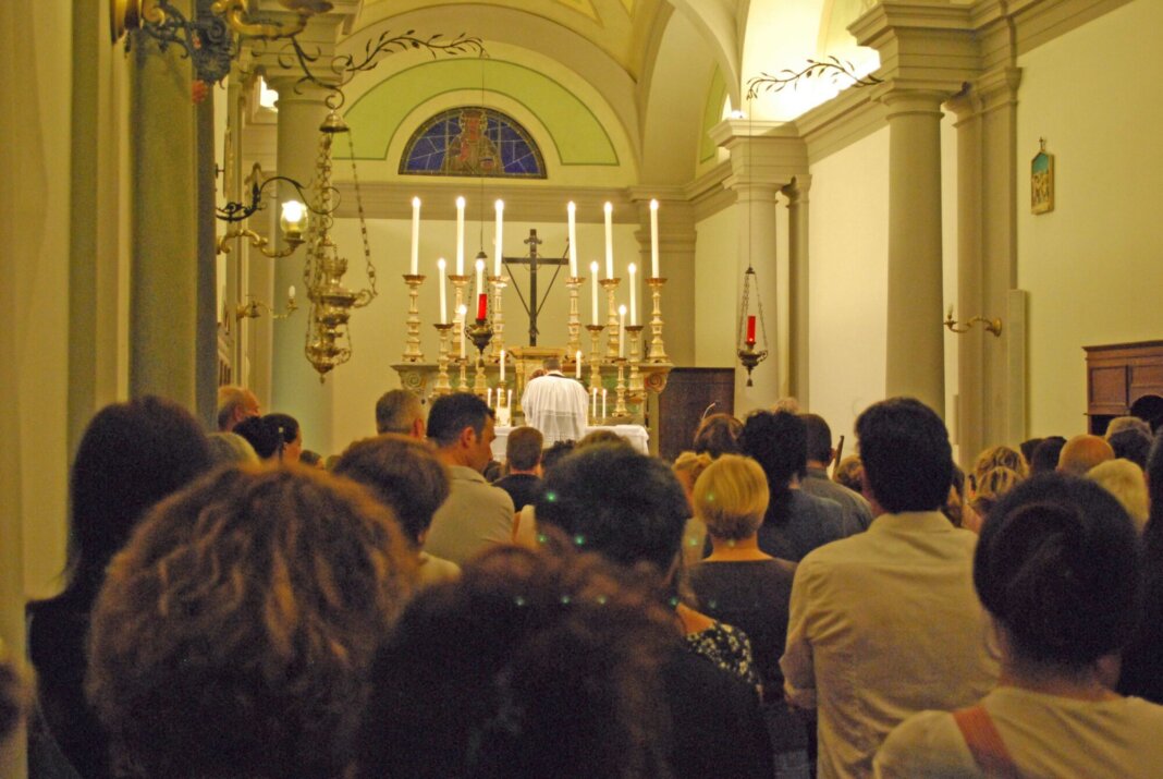 Le reliquie di Santa Bernadette alla parrocchia di San Martino a Paperino