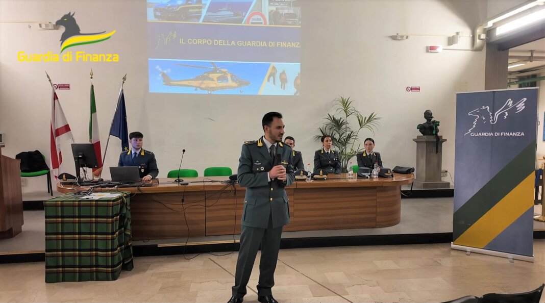 Educazione alla legalità economica, i finanzieri incontrano gli studenti dell'Its Tullio Buzzi
