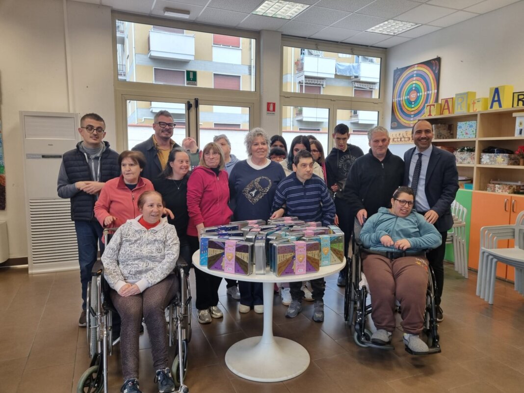 I 'biscotti del cuore' di Fondazione Telethon ai ragazzi della cooperativa sociale Tarta-Ruga