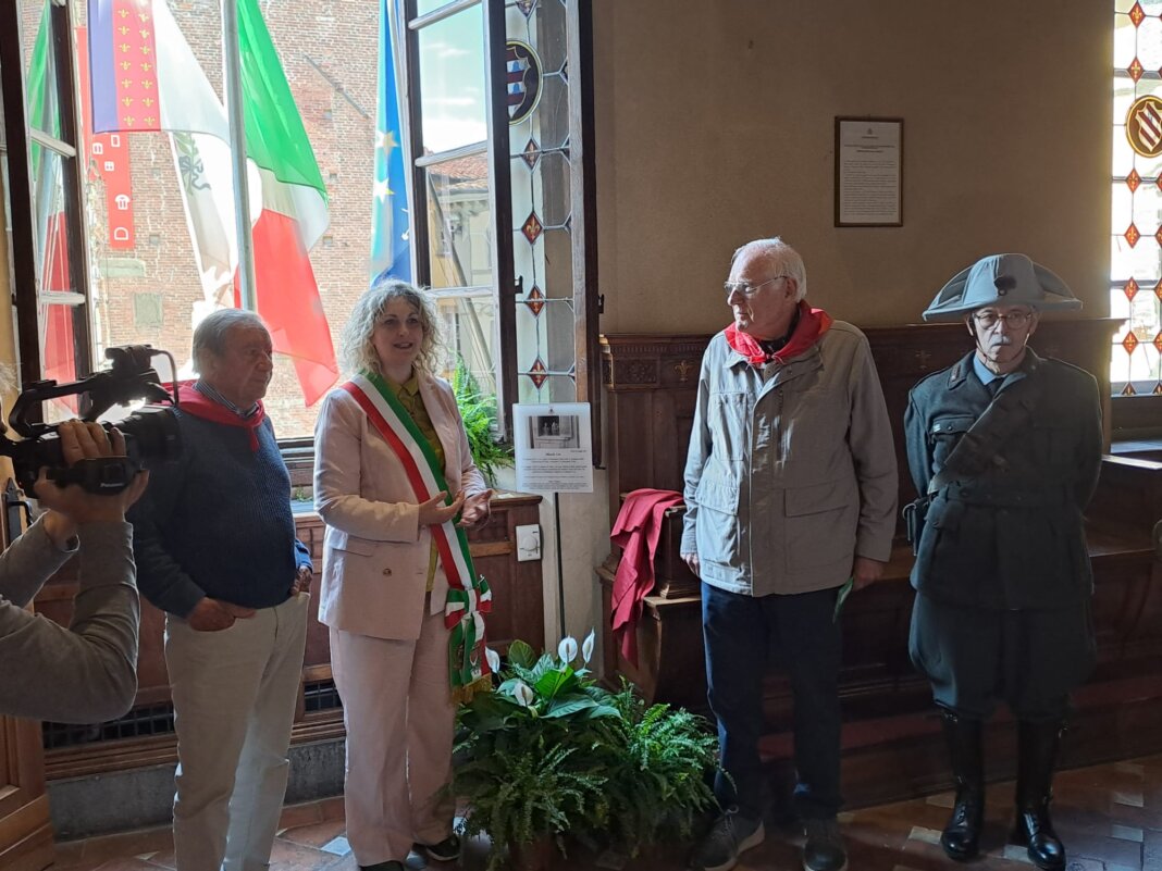 Inaugurato nel Salone consiliare del Comune l'affaccio dedicato a Donald T. Cox