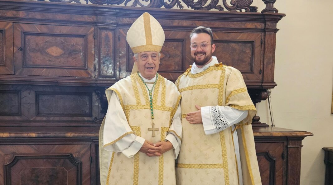 alessio nencetti con il vescovo giovanni nerbini