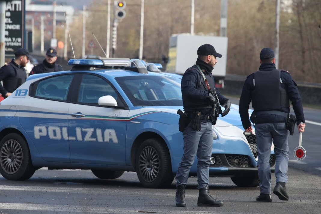 Auto contro furgone: muore in A11 un uomo di 59 anni
