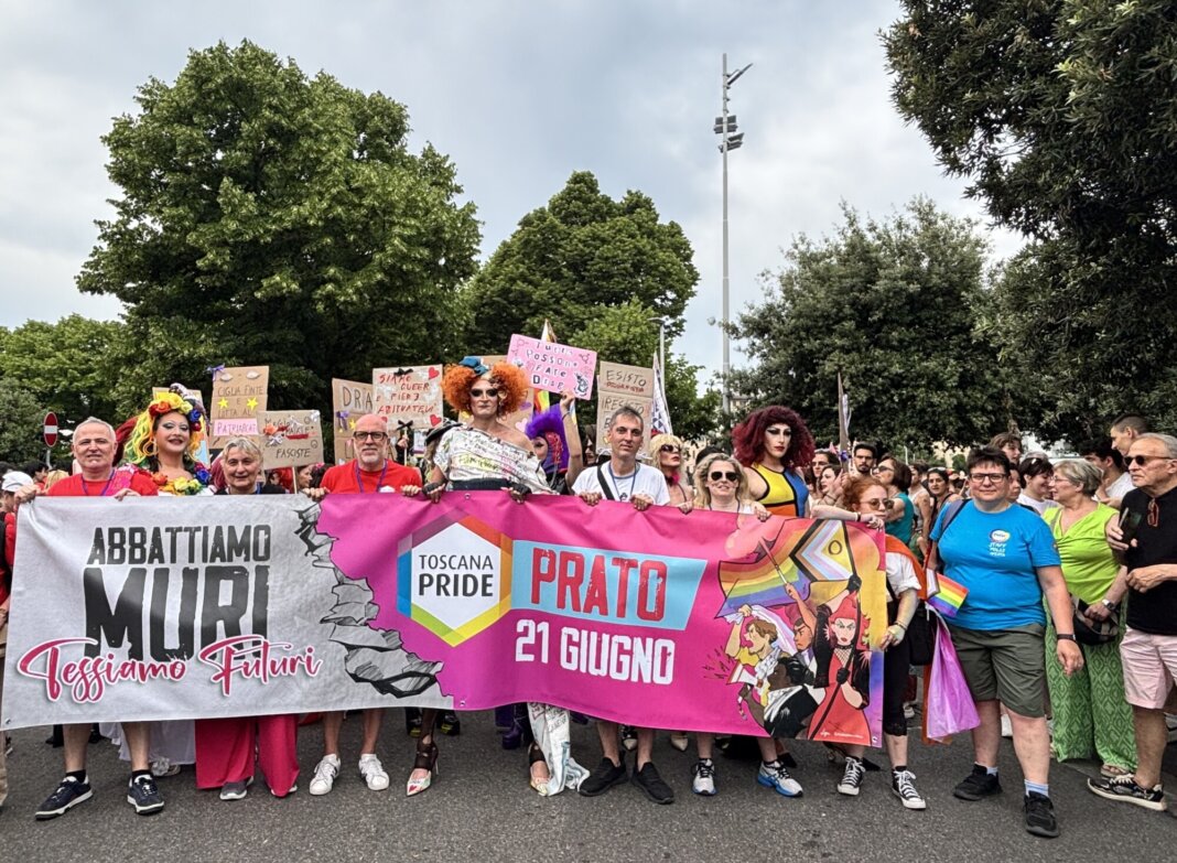 Il Toscana Pride sfila per le vie di Prato. Gli organizzatori: 