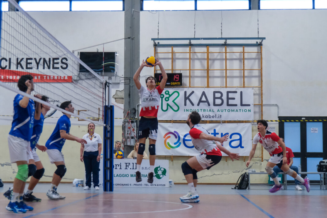 Parenti e Cecchi, due giovani palleggiatori alle spalle del titolare Alpini per il Volley Prato