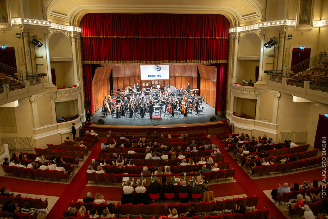 Arrivata alla fase finale la terza edizione del concorso internazionale di composizione sinfonica Dante 700