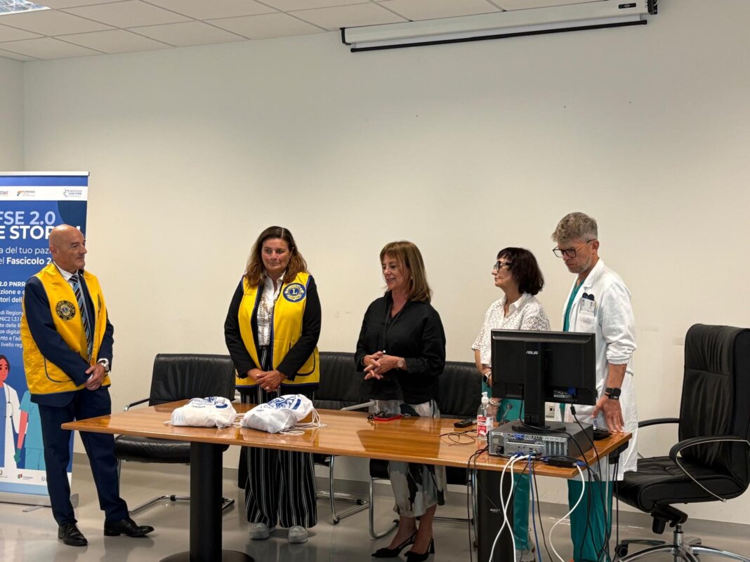 Donati all'ospedale Santo Stefano i Kit Lions per il Codice Rosa alle vittime di violenza