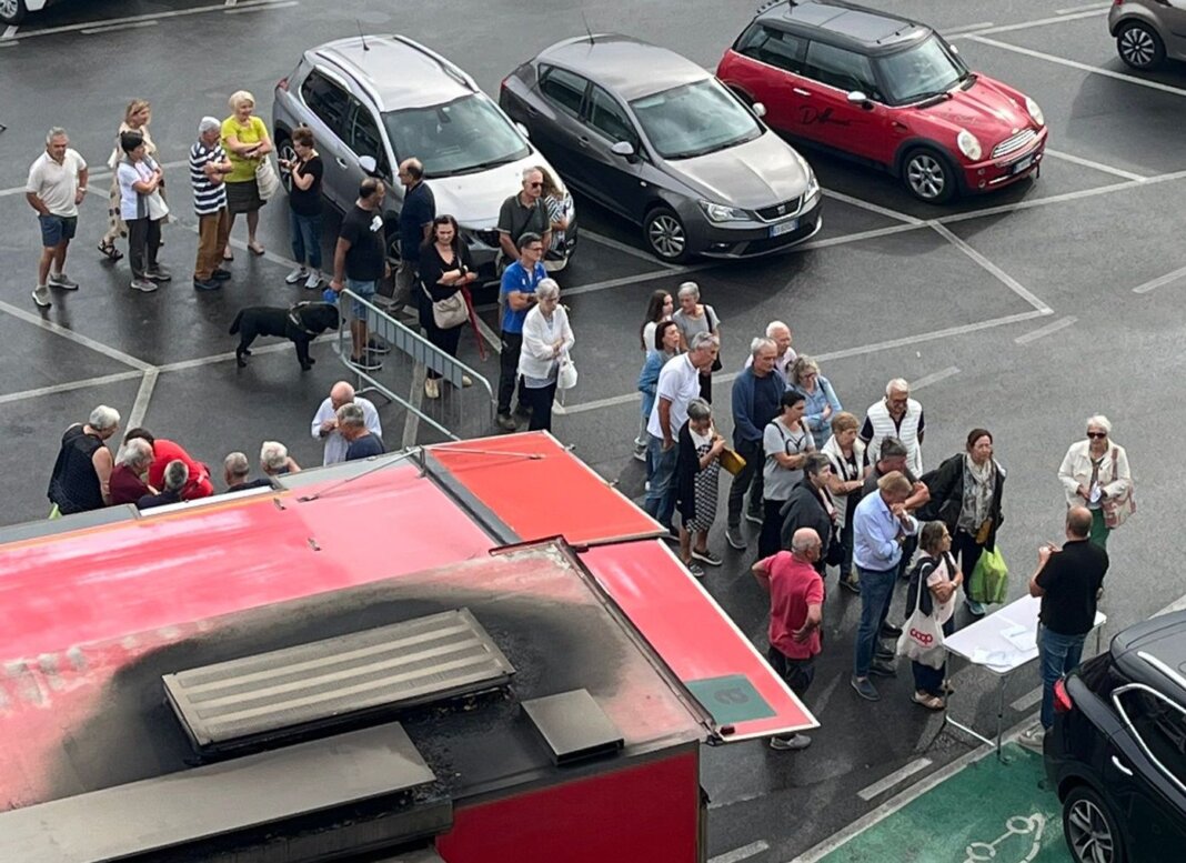 distribuzione kit gratuiti al mercato di Vaiano