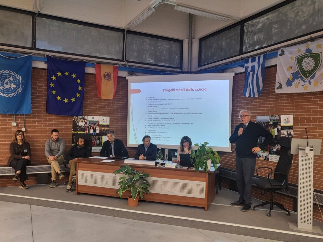 Le imprese metalmeccaniche si presentano agli studenti nell'open day del Marconi