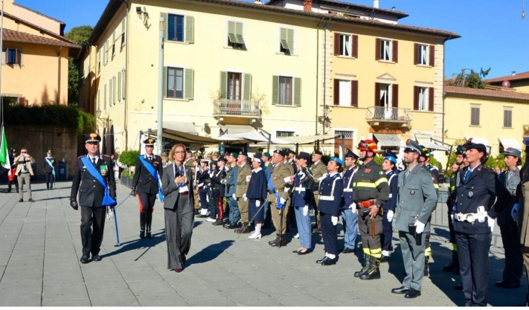 Commemorata in piazza delle Carceri Giornata dell'unità nazionale e delle forze armate
