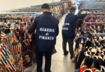 Multe e denunce per i prodotti contraffatti in alcuni negozi del Macrolotto Multe e denunce per i prodotti contraffatti in alcuni negozi del Macrolotto