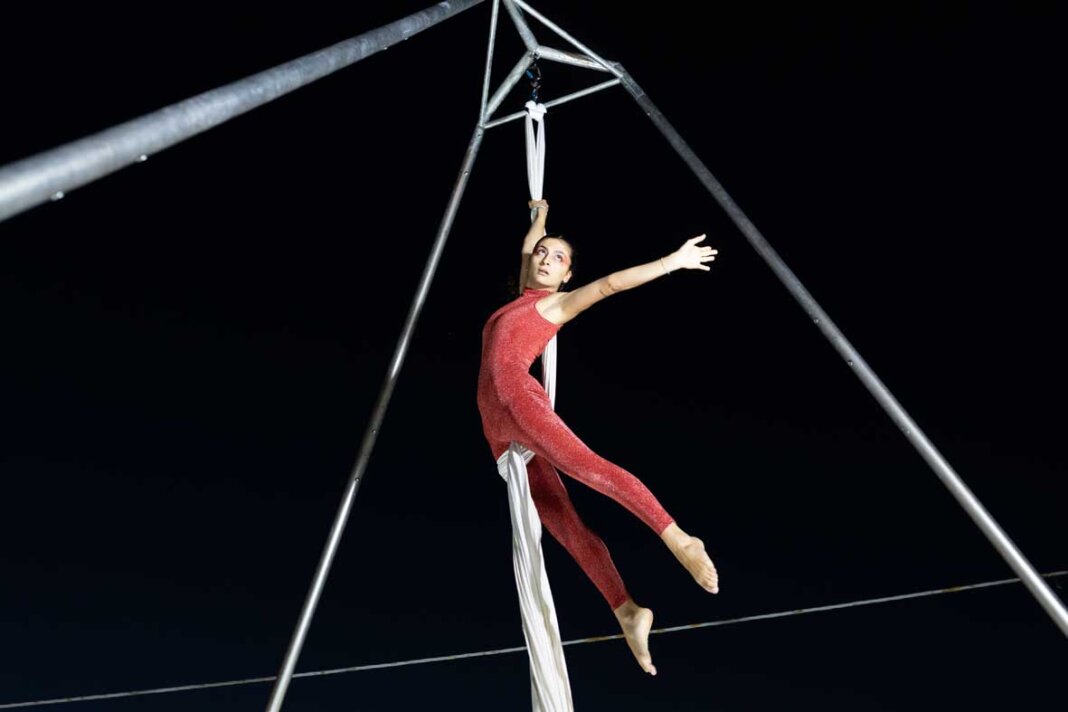 Aerial dance e musica per gli appuntamenti di Natale in centro a Prato